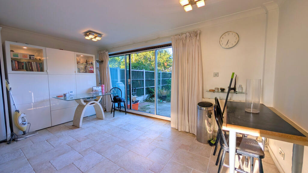 House in Southend-on-Sea - View 3