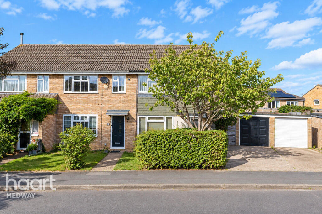 3-bed terraced on Mallingdene Close, Rochester, £350,000