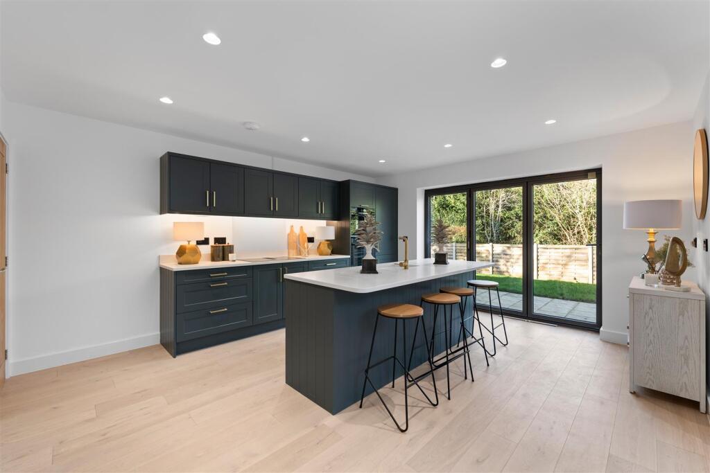 House in Rushcliffe, East Bridgford - More