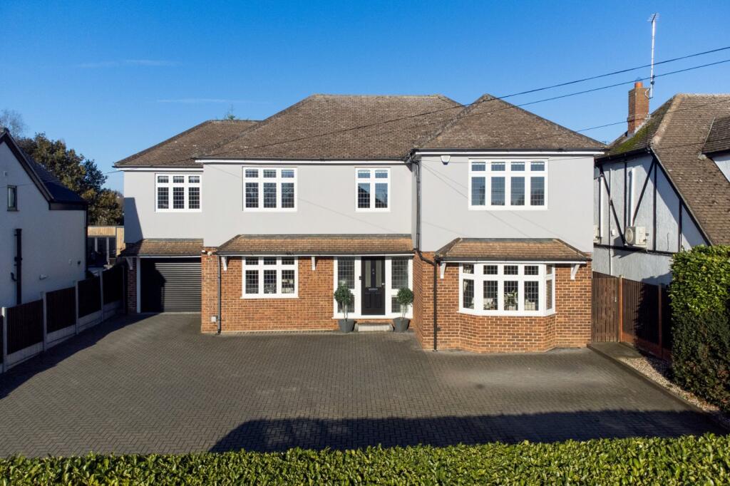 Main image of property: Roxwell Road, Chelmsford, Essex