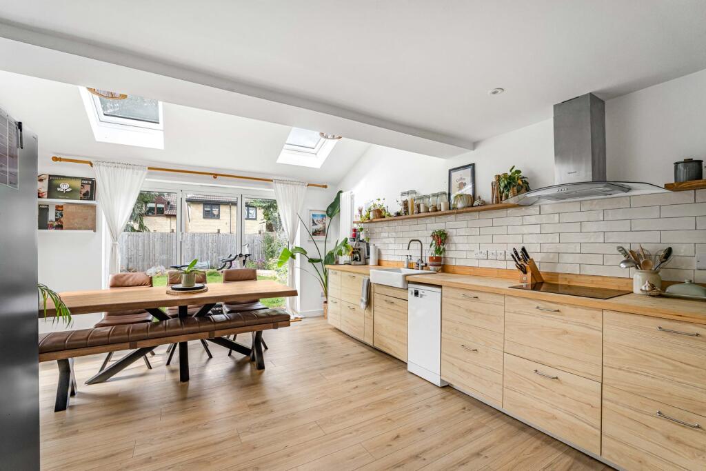 House in Gloucester - View 3