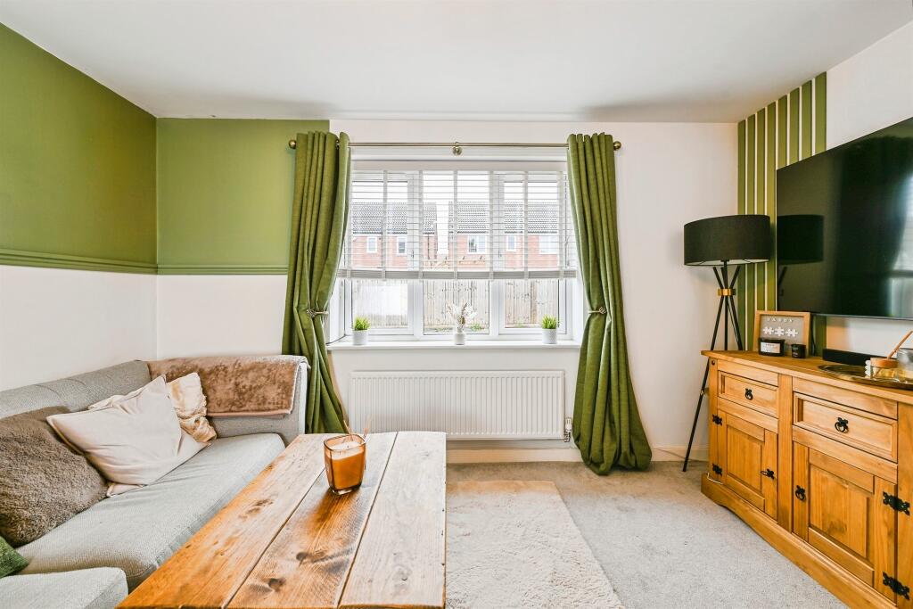 House in Ashfield, Hucknall - View 4
