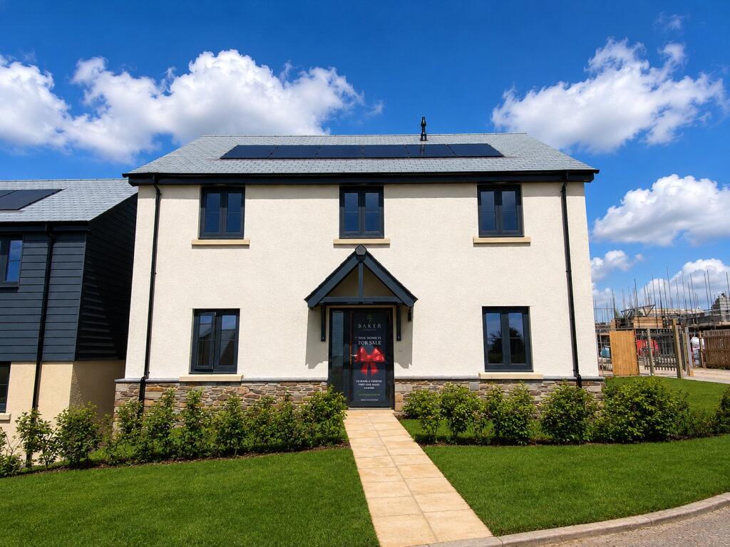 4-bed detached on Dartmouth, Devon, £549,995