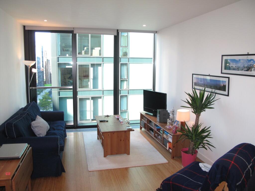 Main image of property: Simpson Loan, Edinburgh, EH3