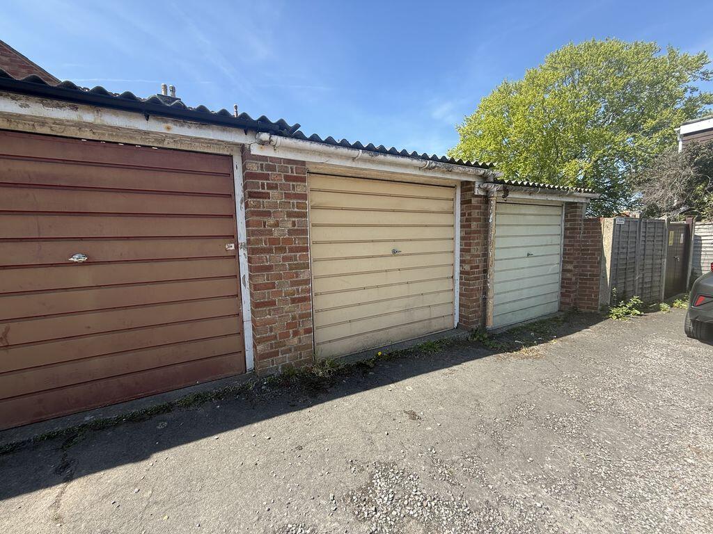 Main image of property: 43 Vivary Road, Taunton