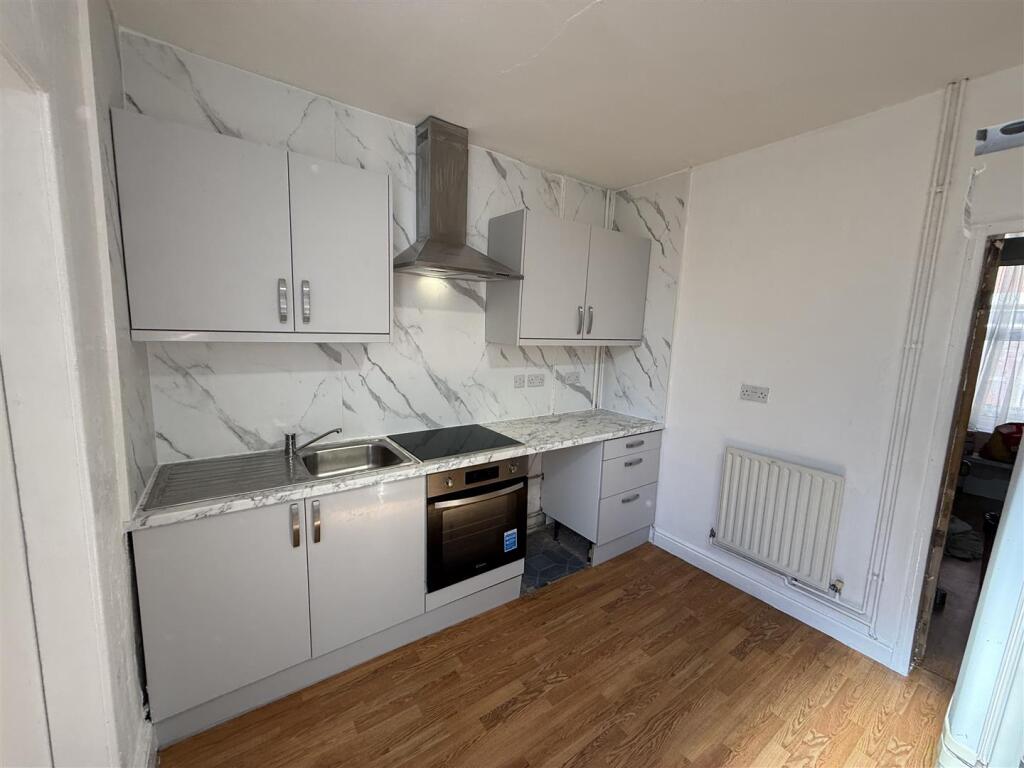 House in Nottingham, Old Basford - View 2