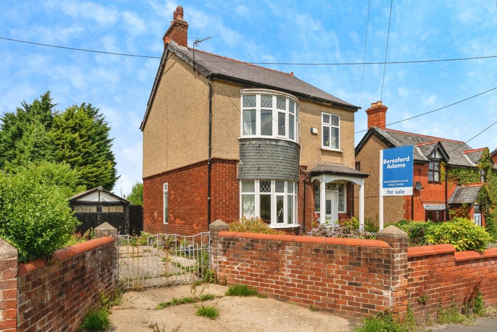3-bed detached on Llinegr Hill, Ffynnongroyw, Holywell, Flintshire, CH8, £250,000