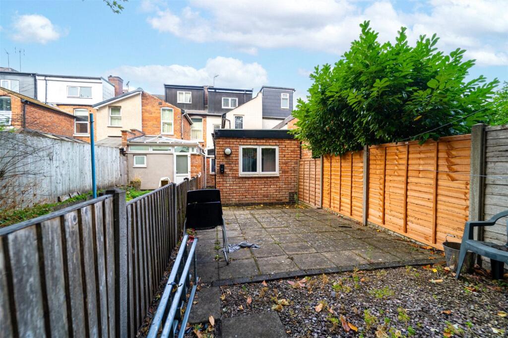 6 bedroom house for rent