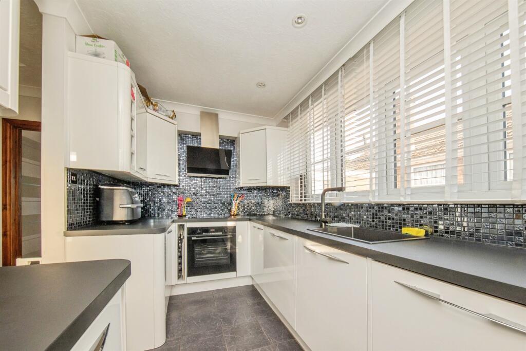 House in Clacton-on-Sea, Holland-on-Sea - View 5