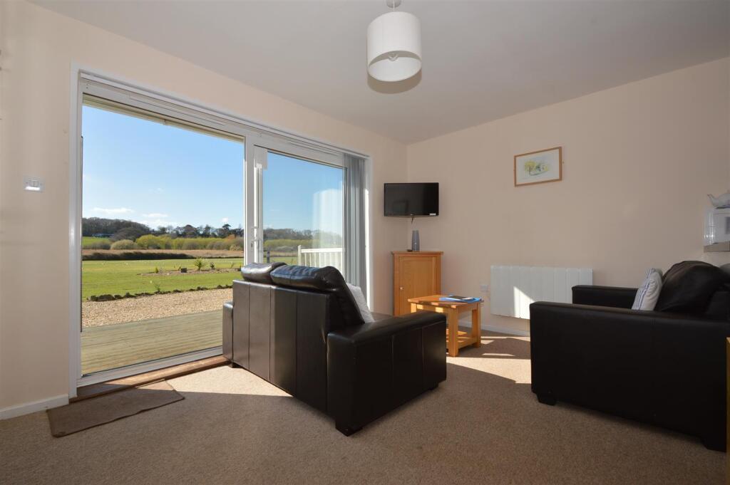 Salterns Village, Seaview photo 3