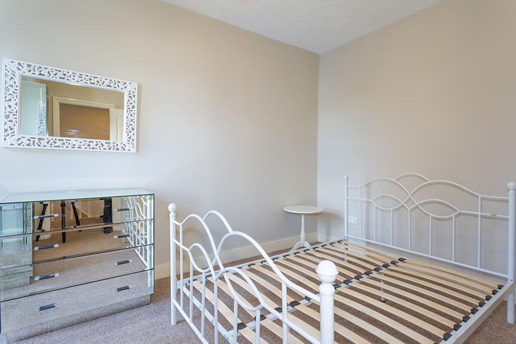Cobham Road, Kingston Upon Thames, KT1 - More