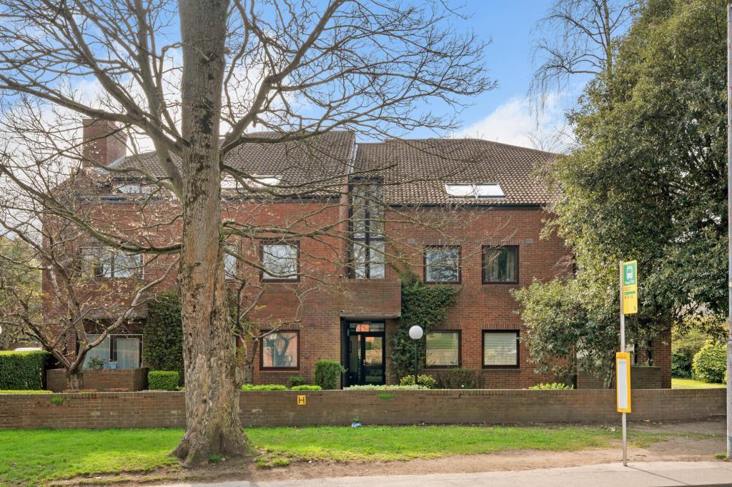 Main image of property: 19 Gilford Pines, Sandymount, Dublin 4, D04 YD52