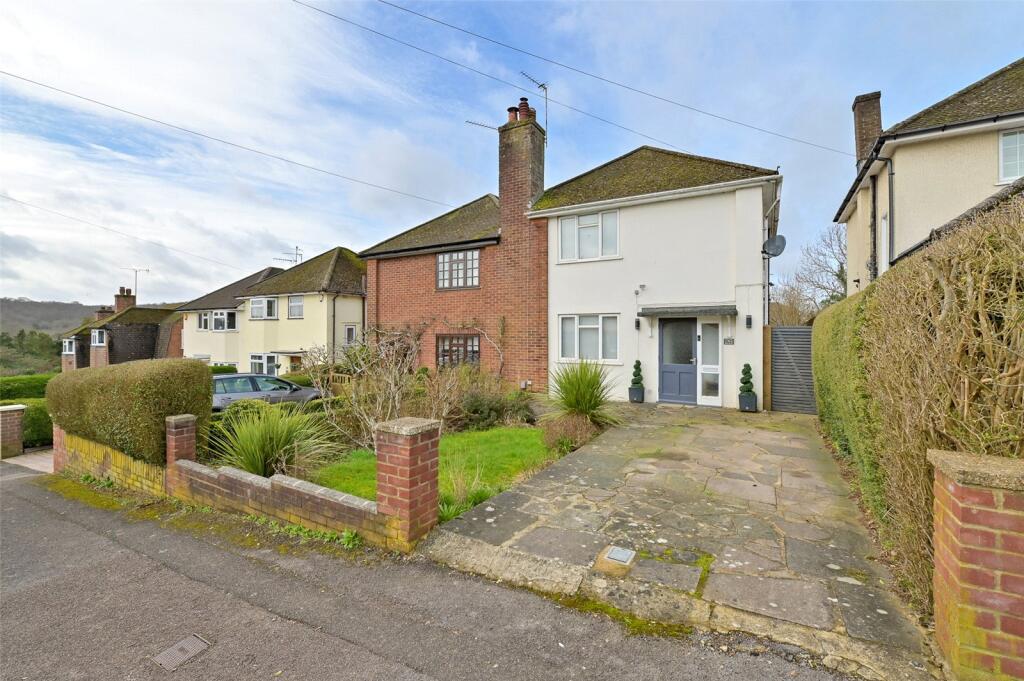 Main image of property: Chessmount Rise, Chesham, Buckinghamshire, HP5