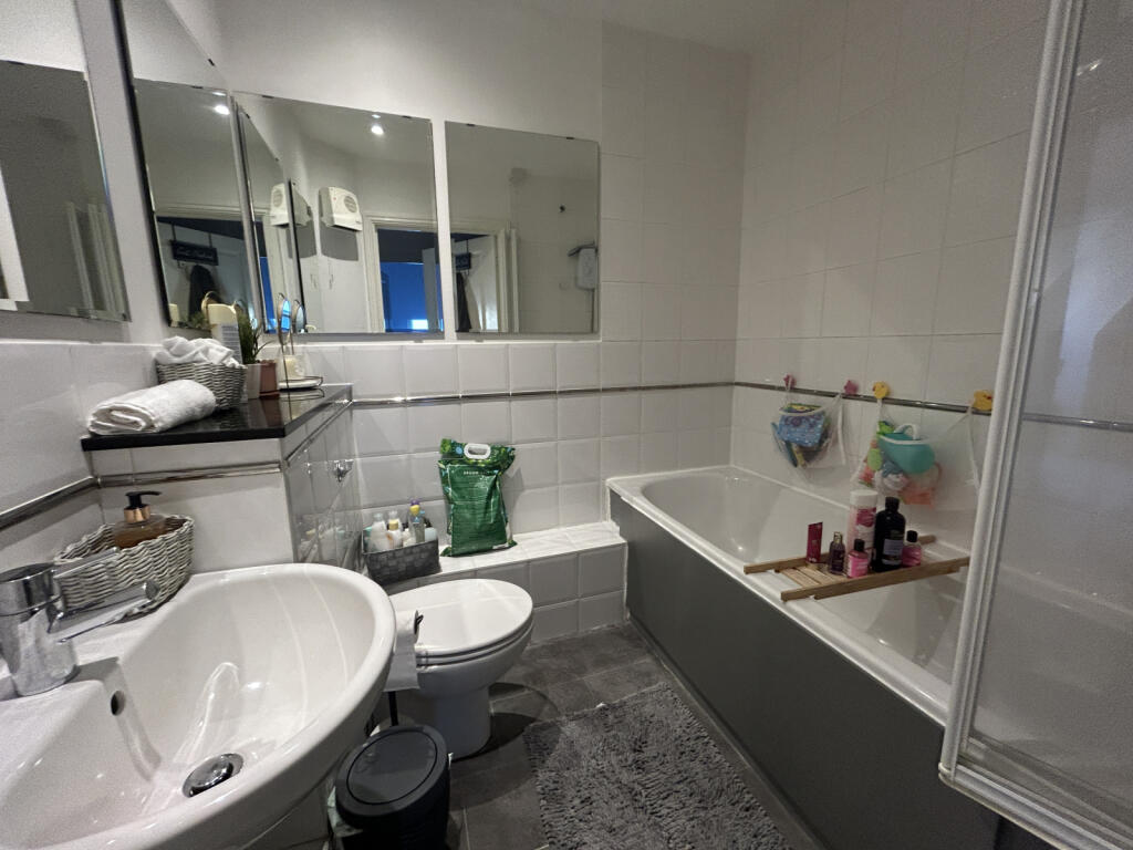 Apartment in Colchester, Essex - More