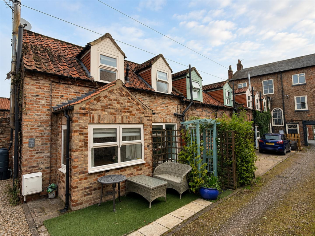Main image of property: Kirkgate Mews, Thirsk