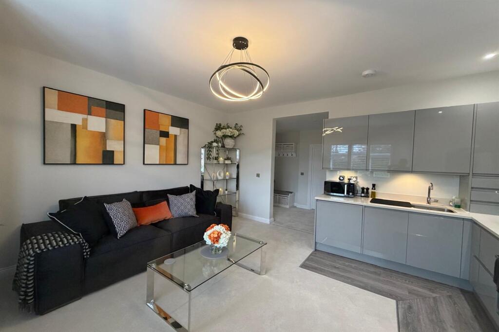 Main image of property: Ashleigh 100a, Kennel Ride