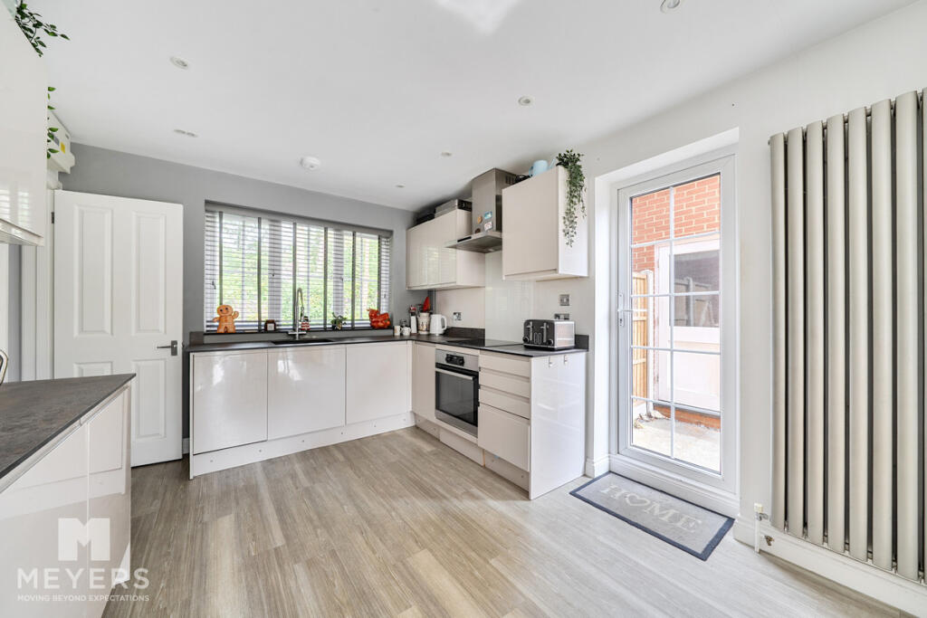 Amberwood, Ferndown, BH22 9 photo 3