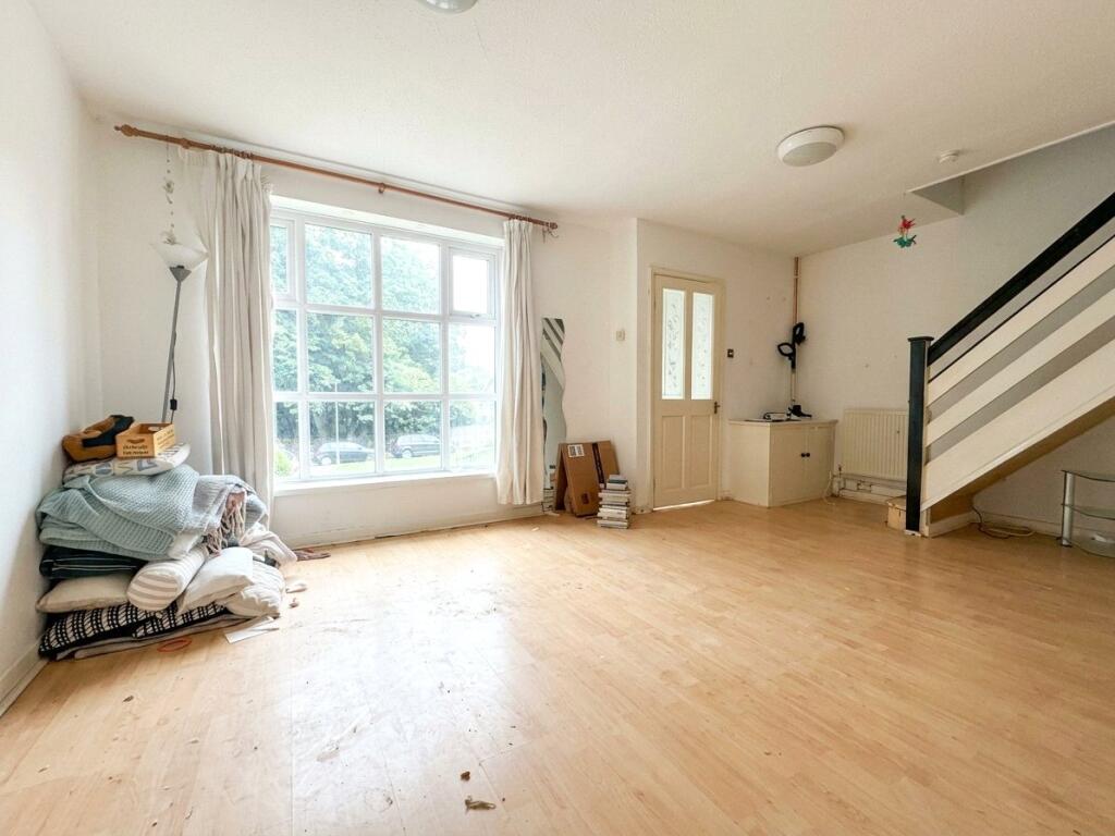 House in Guildford - View 2