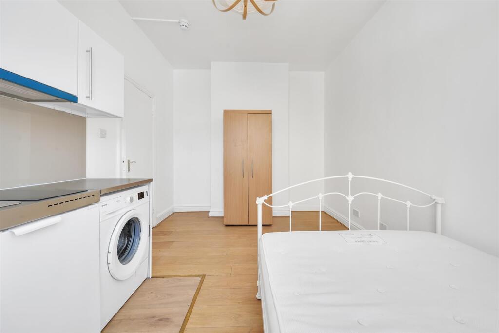 Apartment in London - View 4