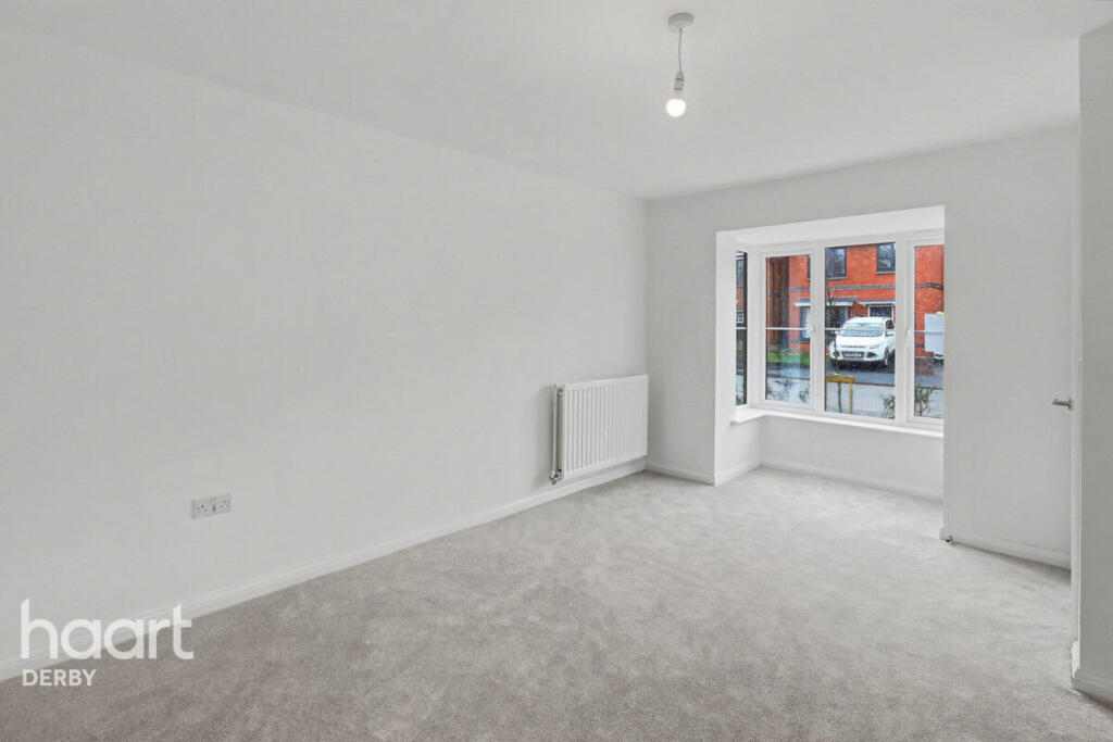 18 Bradway Lane, Dracan Village, Burton-on-Trent photo 2