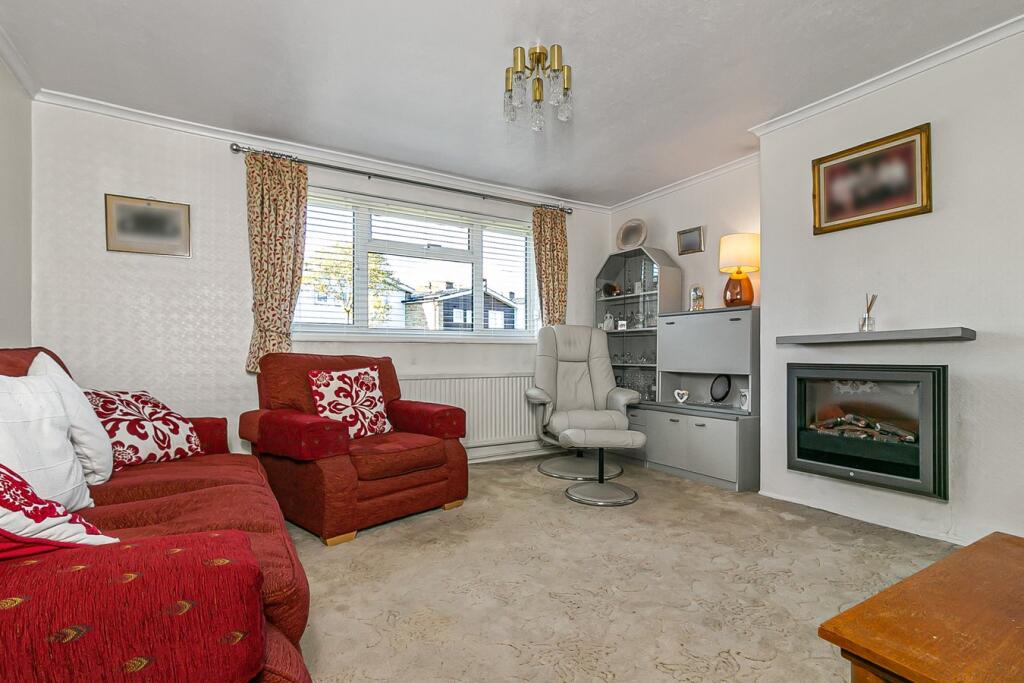 Briars Close, Hatfield, AL10 photo 3