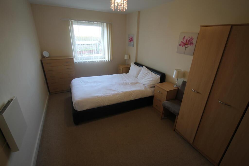 Apartment in Cardiff, Overstone Court, Butetown - View 5