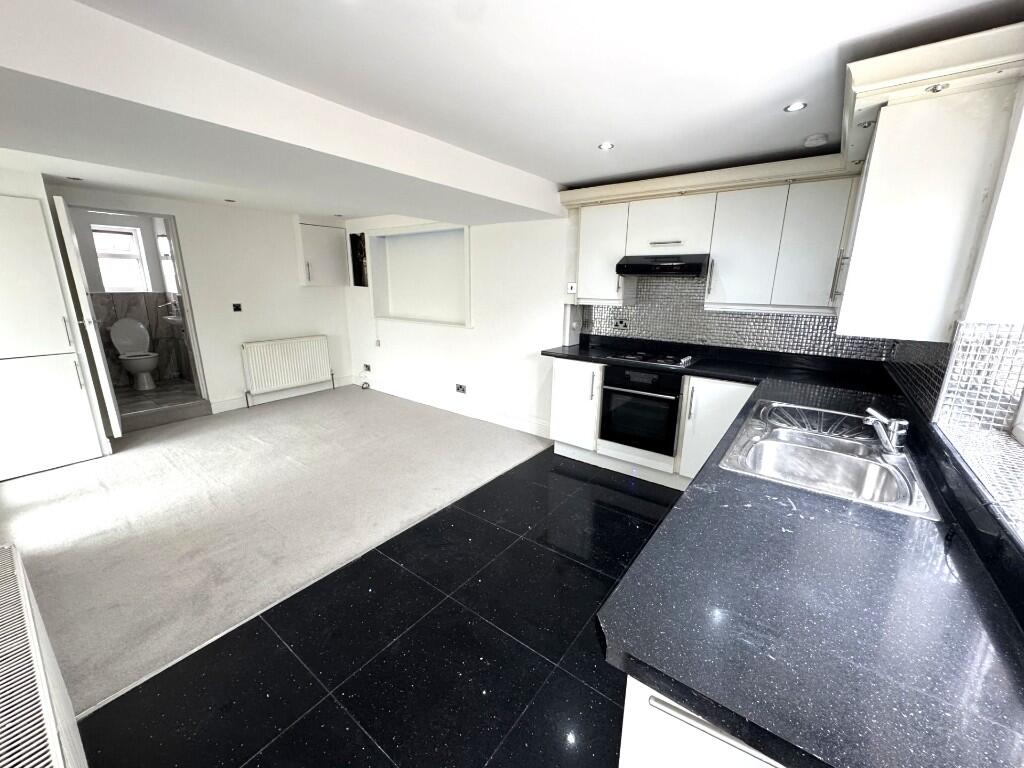 Main image of property: 101 E Southbridge Road, Croydon, London, CR0