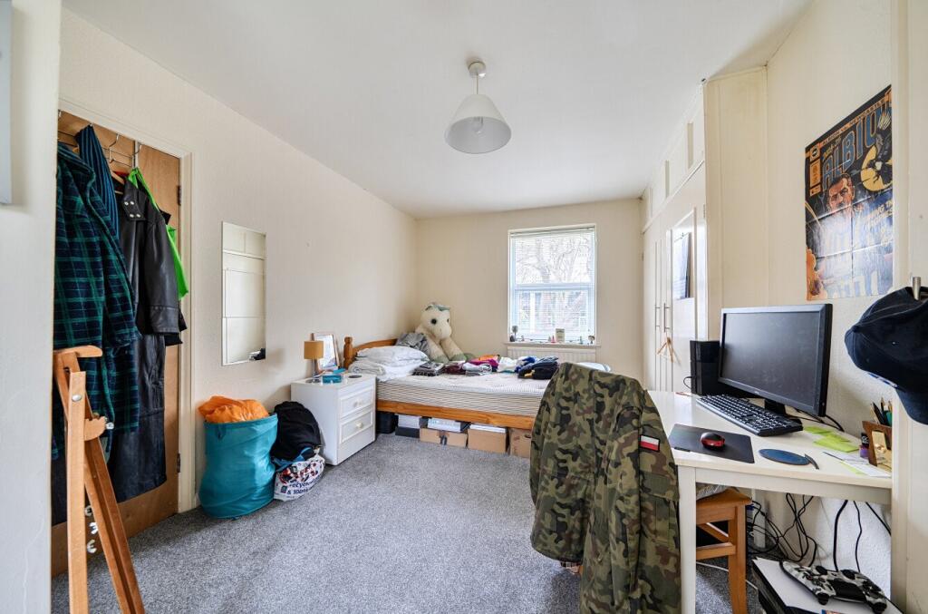 4 bedroom semi-detached house for rent