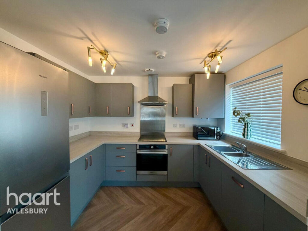Main image of property: Farmingdale Close, Aylesbury
