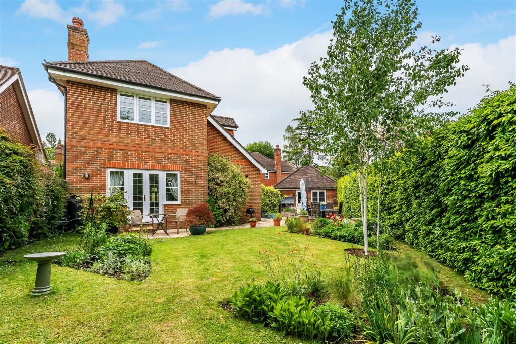 Redcote Place, Dorking, RH4 photo 4