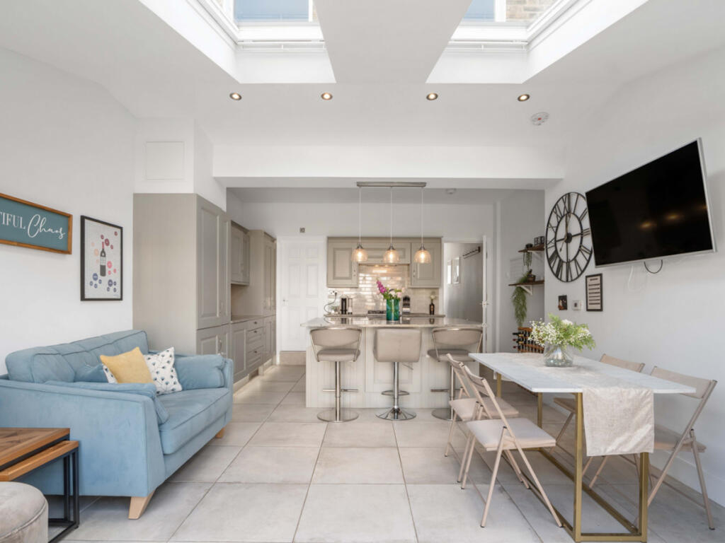 House in London, Earlsfield - More