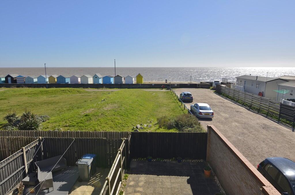 Manor Terrace, Felixstowe photo 3