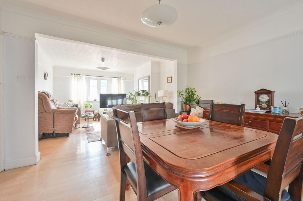 House in Watford - View 3