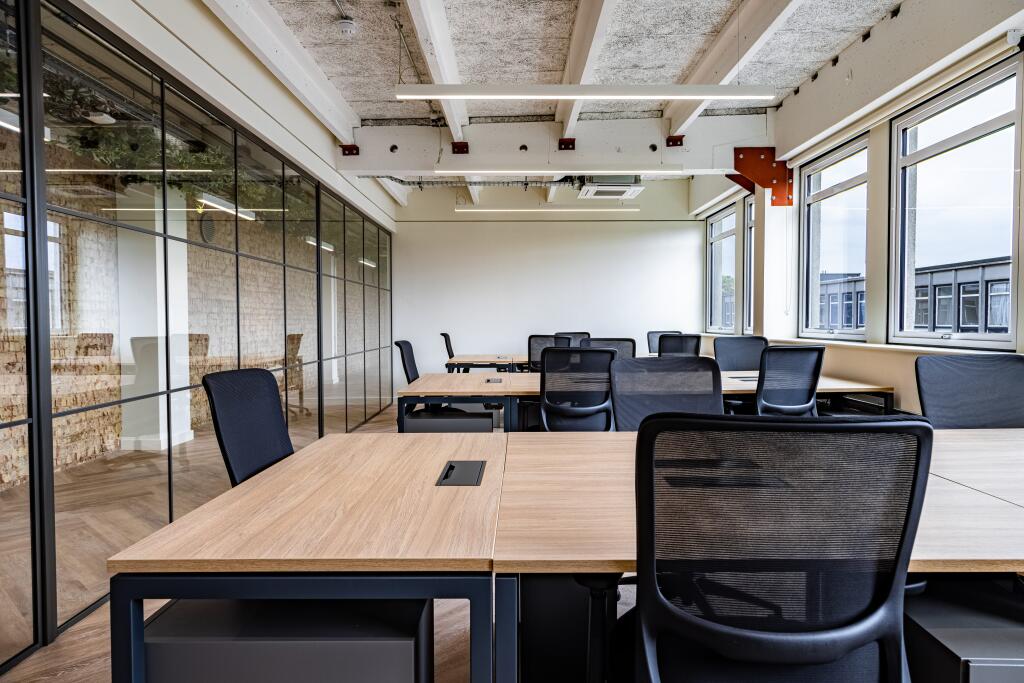 18 Person Office