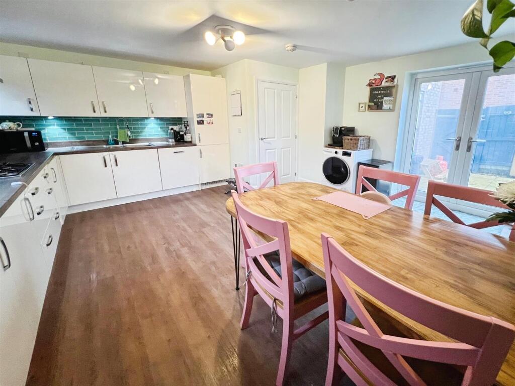 12, Whinberry Drive, Bowbrook, Shrewsbury photo 3