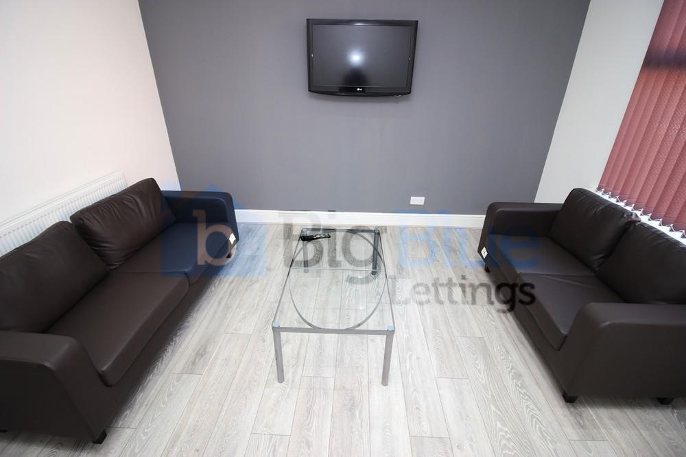 House in Leeds, West Yorkshire - View 3