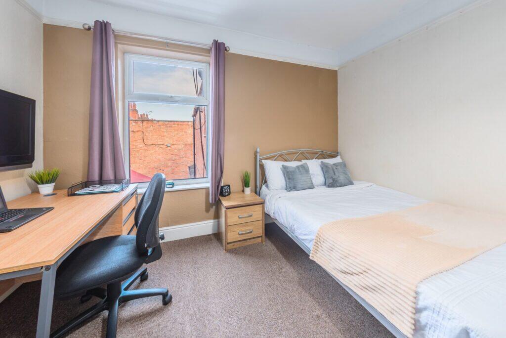 6 bedroom terraced house for rent