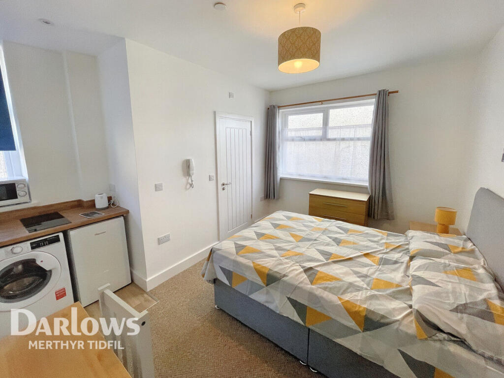 House in Tredegar, Rhymney - View 2