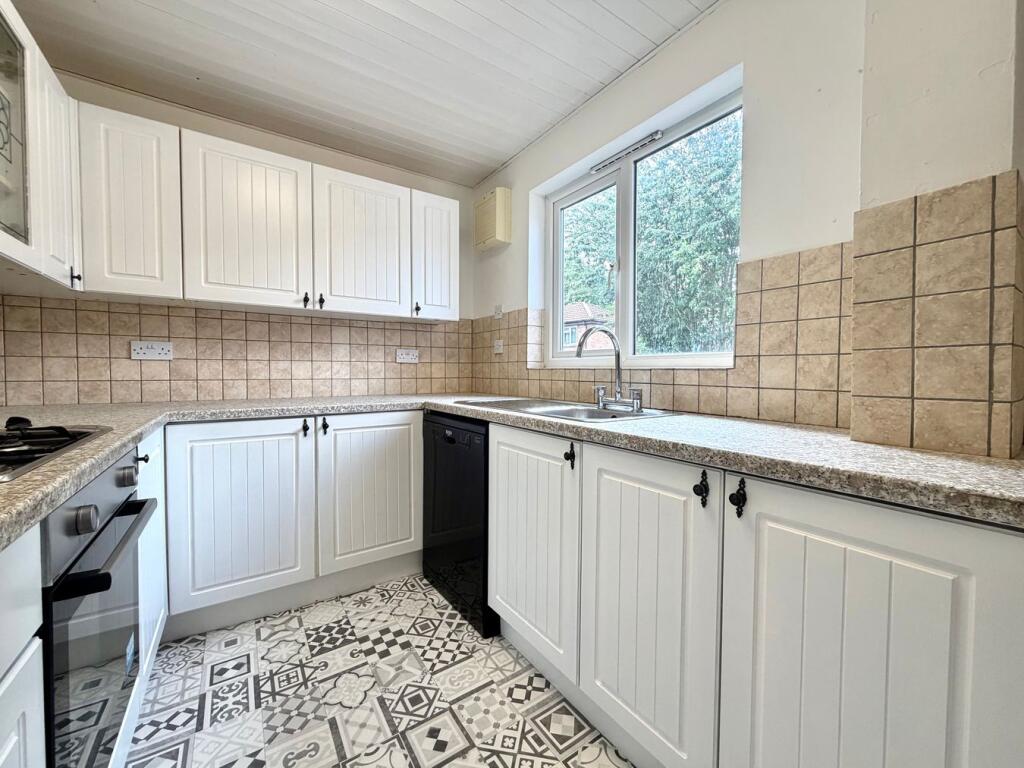 Bingham Close, Emerson Valley, Milton Keynes, MK4 photo 4