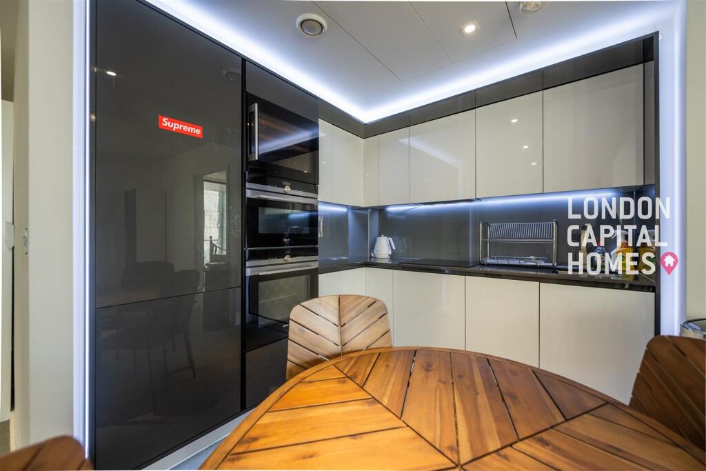 Apartment in London, St John's Estate, Blackwall - More