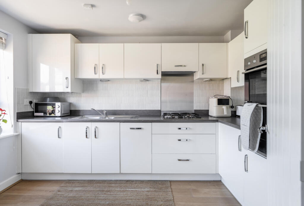 Arcadius Way, Keynsham, Bristol, Somerset, BS31 photo 2