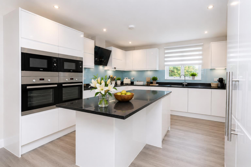 Green Lane, Bovingdon, Hemel Hempstead - View 4