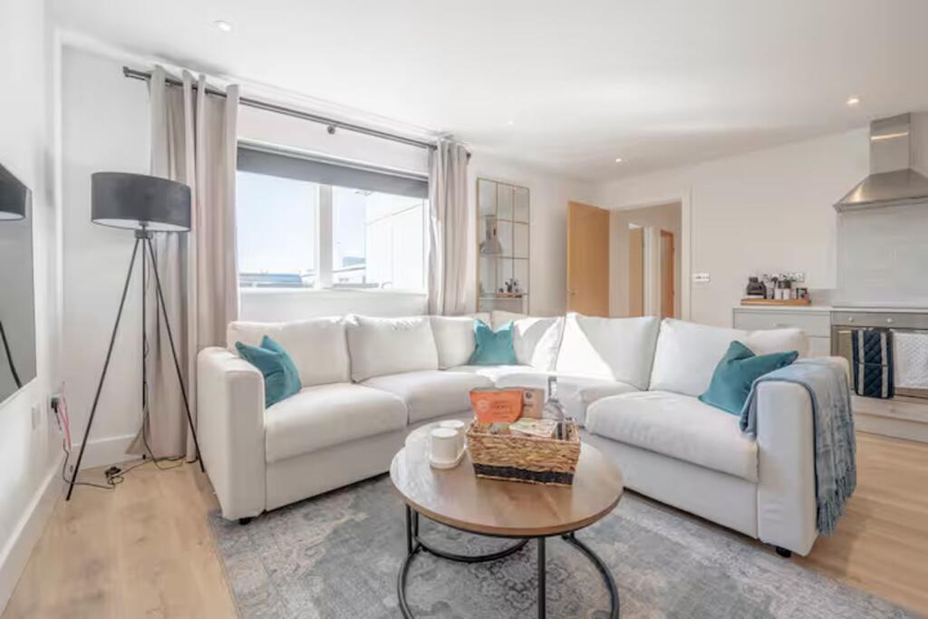 Main image of property: 4-6 Church Street, Epsom, KT17