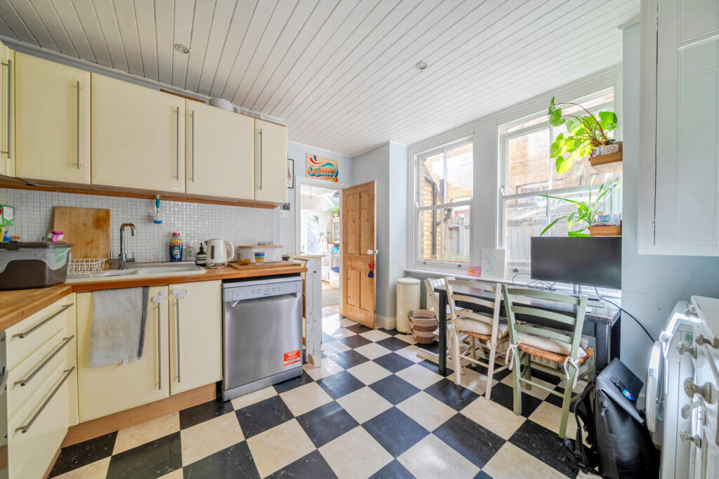 Apartment in London, Bellenden - View 3