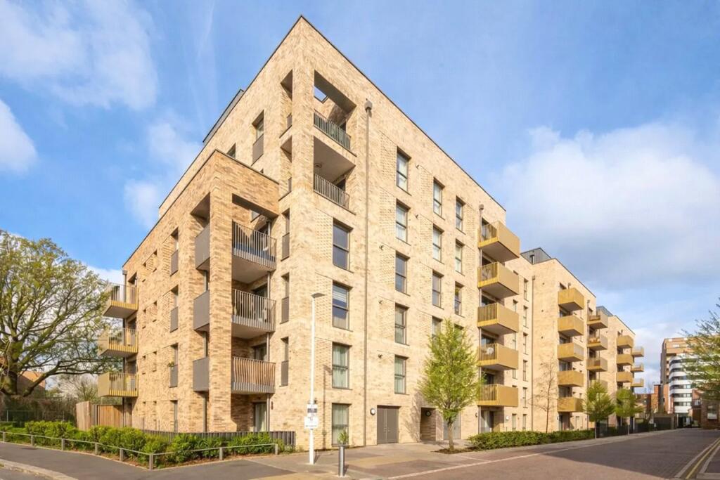 Main image of property: Selbourne Avenue, Hounslow, Greater London, TW3