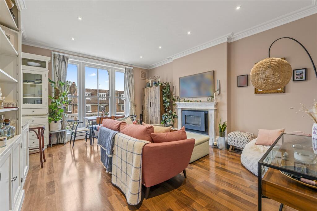 Apartment in London, East Twickenham, St Margarets - View 2