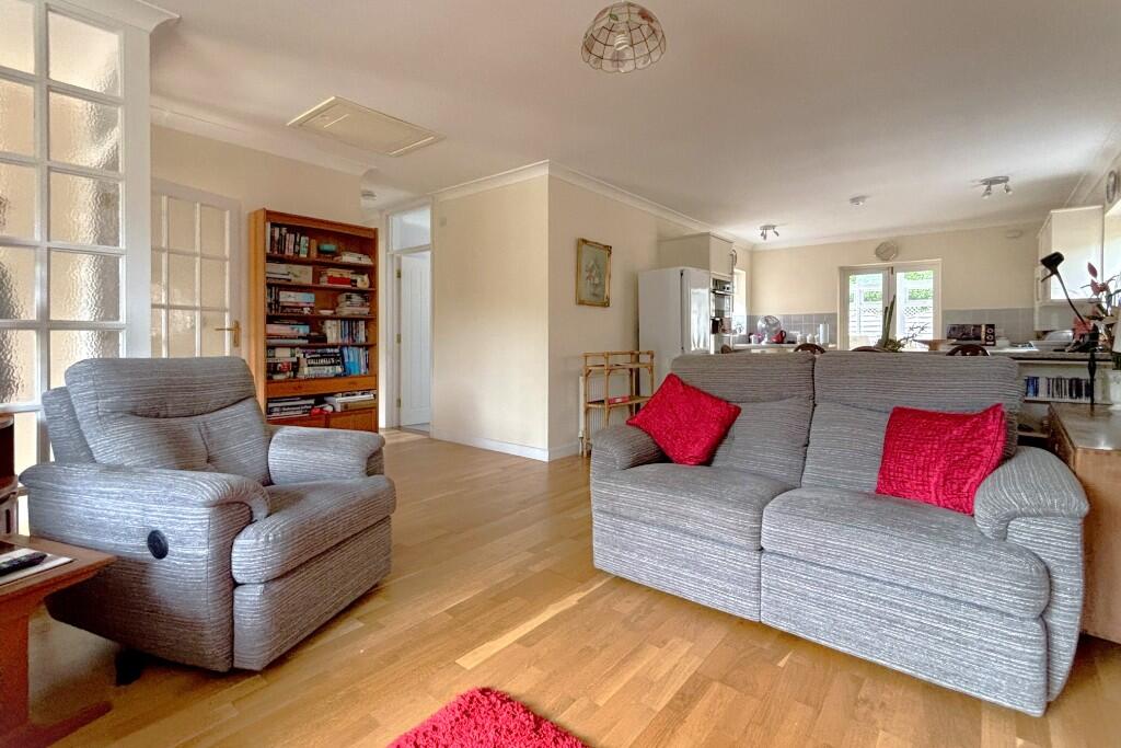 House in Southampton - More