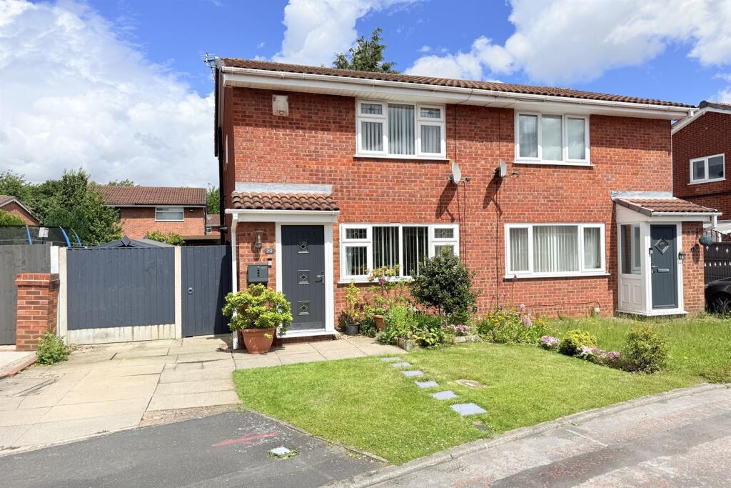 Main image of property: Monkswood Close, Callands, WA5  9SE