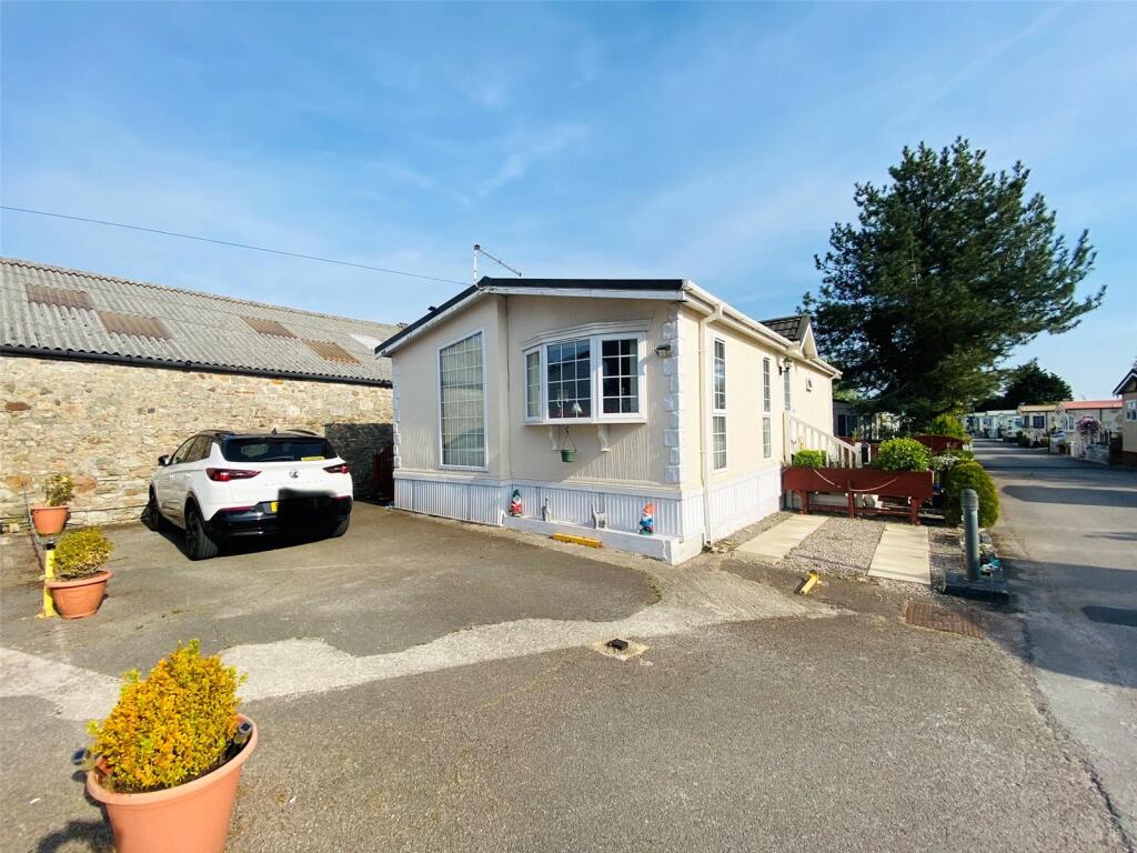 2-bed caravan on Oxcliffe Road, Heaton With Oxcliffe, Morecambe, Lancashire, LA3, £105,000