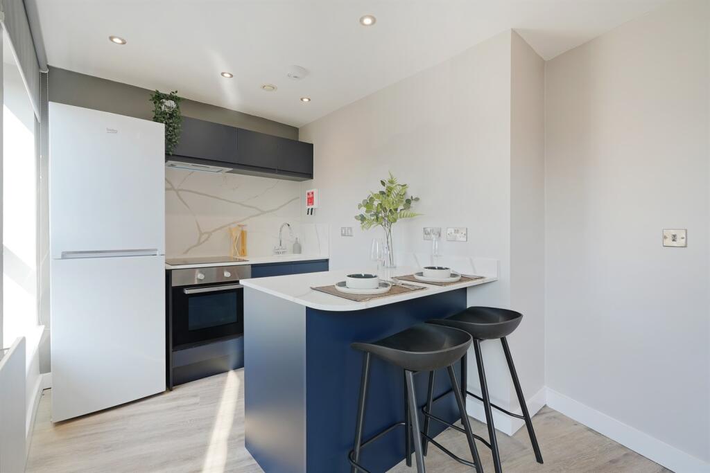 Apartment in Sheffield, South Yorkshire - View 3